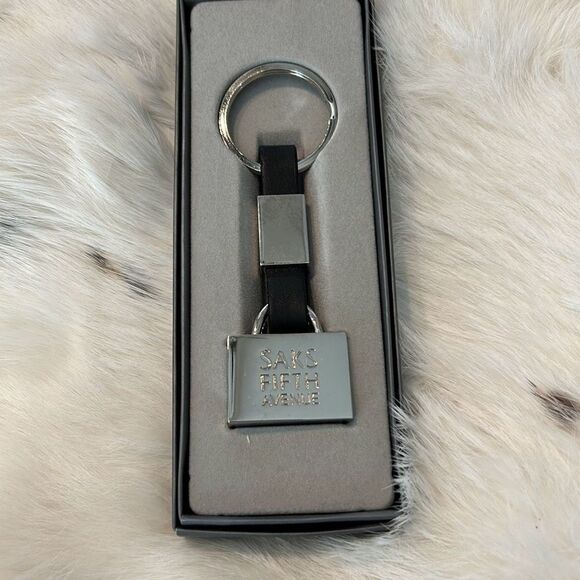 Saks Fifth Avenue Mini Purse Keychain - Picture 1 of 5